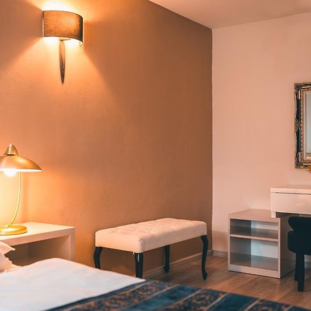 פראג Hotel Julian מראה חיצוני תמונה