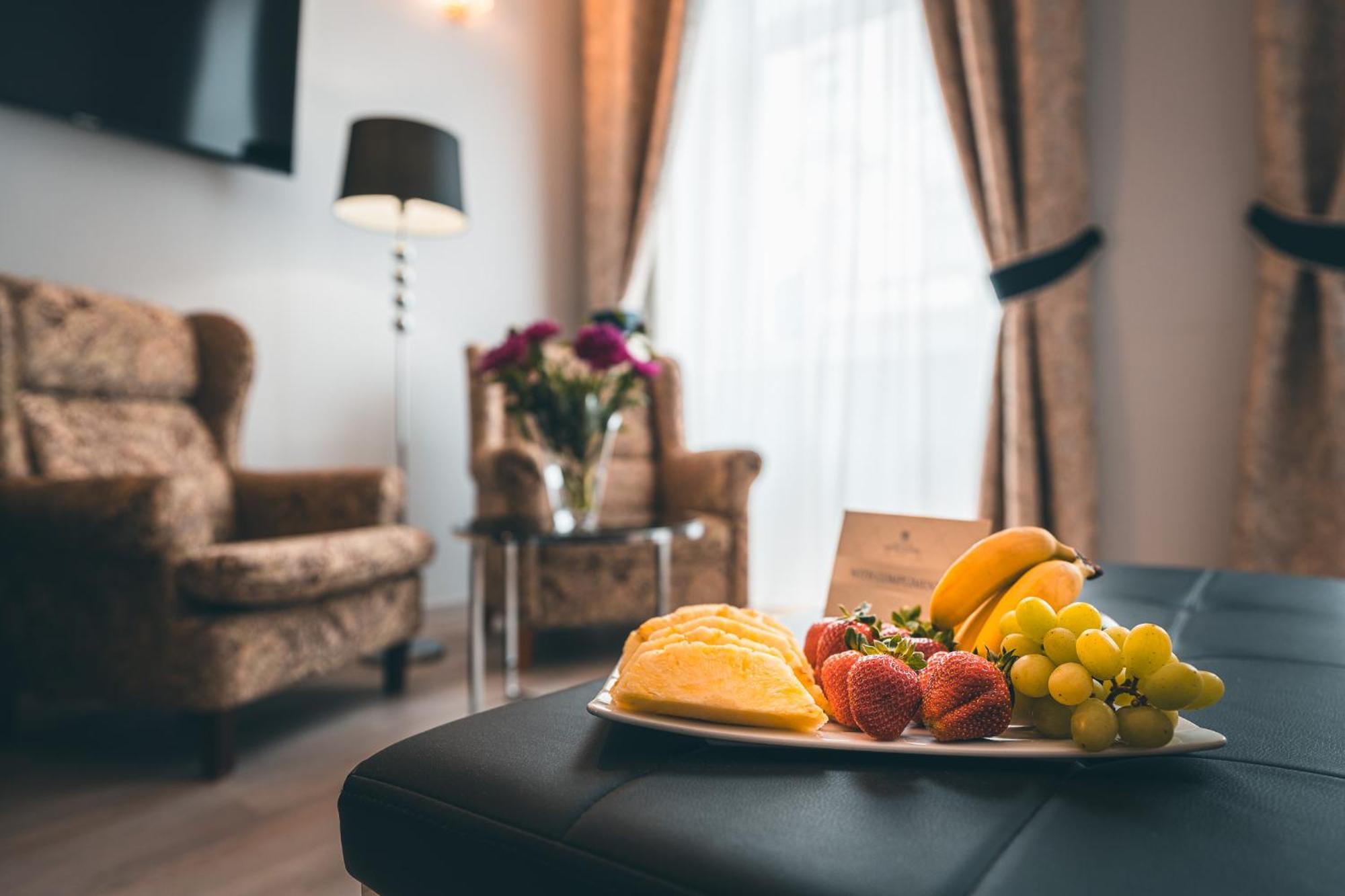 פראג Hotel Julian מראה חיצוני תמונה