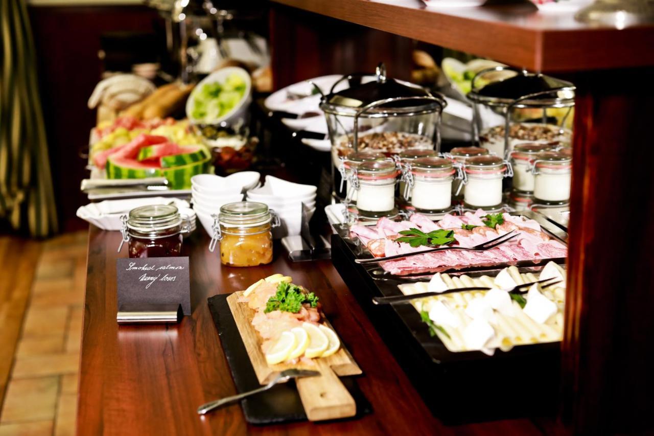 פראג Hotel Julian מראה חיצוני תמונה