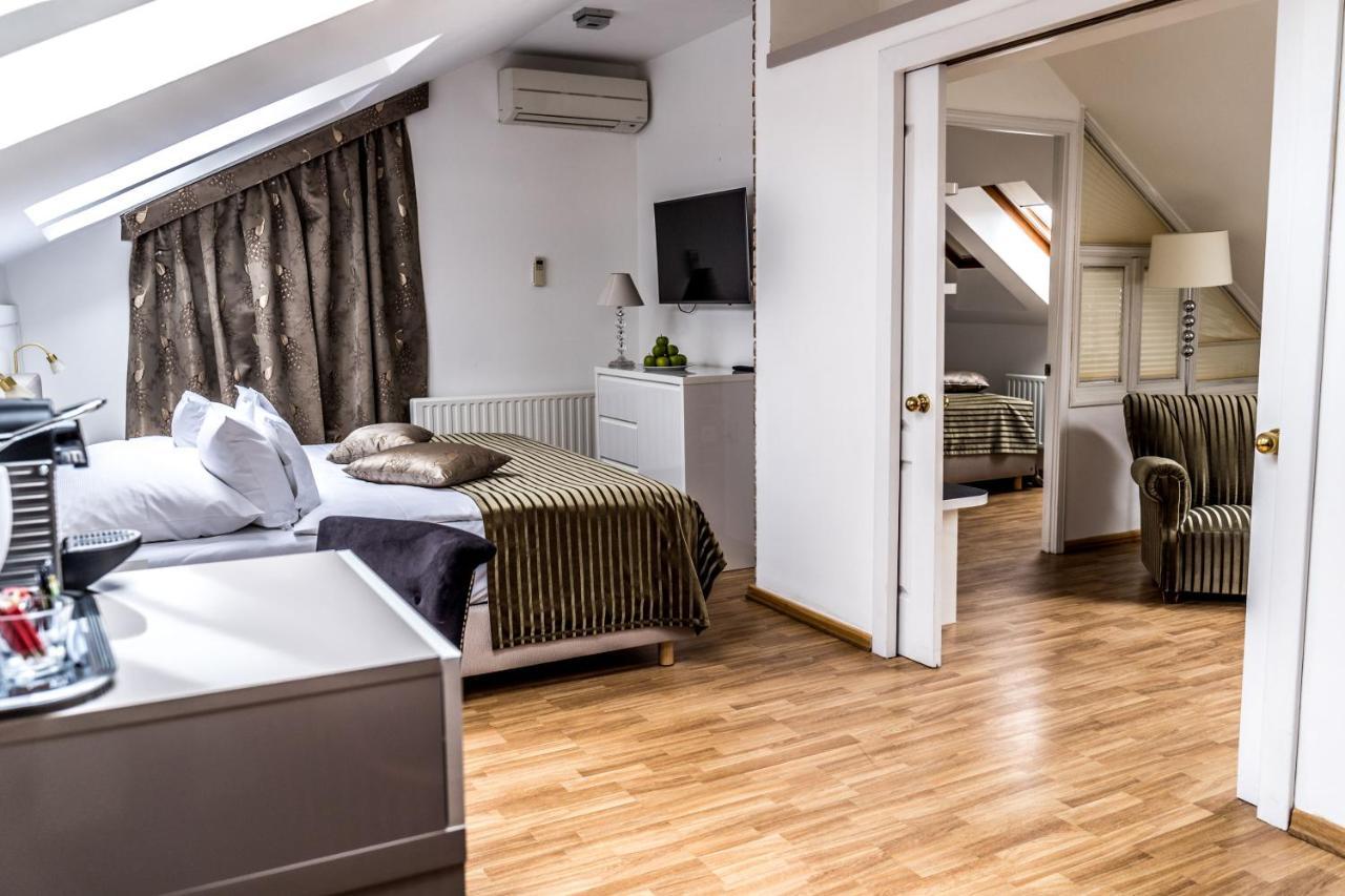 פראג Hotel Julian מראה חיצוני תמונה